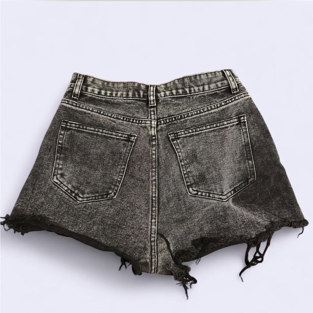 PrettyLittleThing Grey Distressed Shorts - Picture 2 of 5